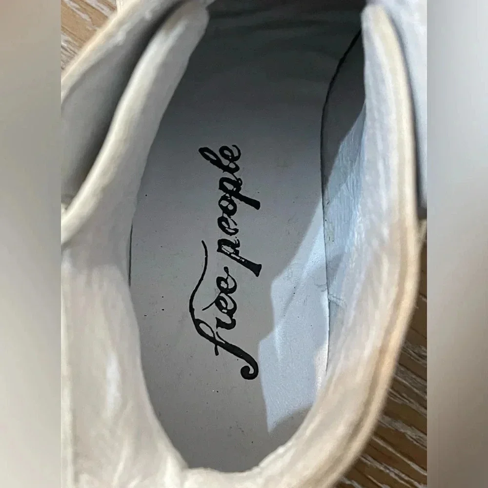 FREE PEOPLE BACK LOOP ANKLE BOOT BONE size US 5.5 - Picture 9 of 12